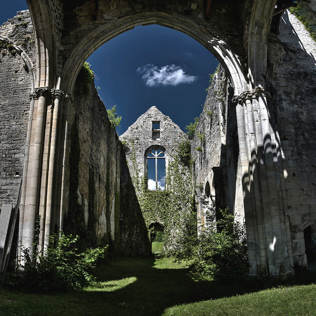 Abbaye St Margeurite Bourgogne1